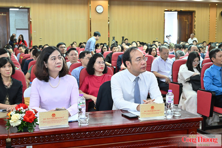 Lễ trao giải Cuộc thi bảo vệ nền tảng tư tưởng của Đảng trong ngành Công Thương - 4