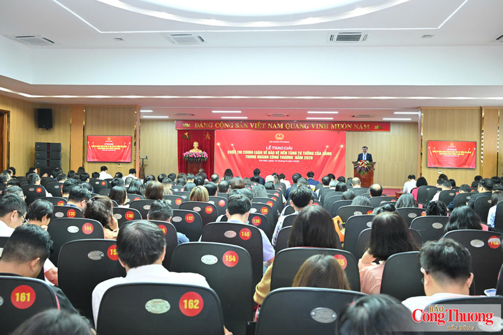Quang cảnh buổi lễ.