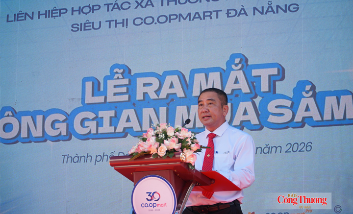 Ông Lê Hồng Ca, Giám đốc Siêu thị Co.opmart Đà Nẵng phát biểu tại chương trình