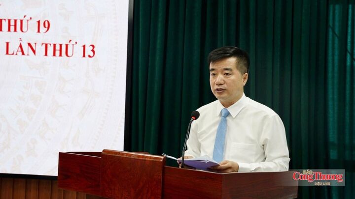 Tổng Thư ký Liên hiệp Hội Việt Nam Nguyễn Quyết Chiến phát biểu tại hội nghị.