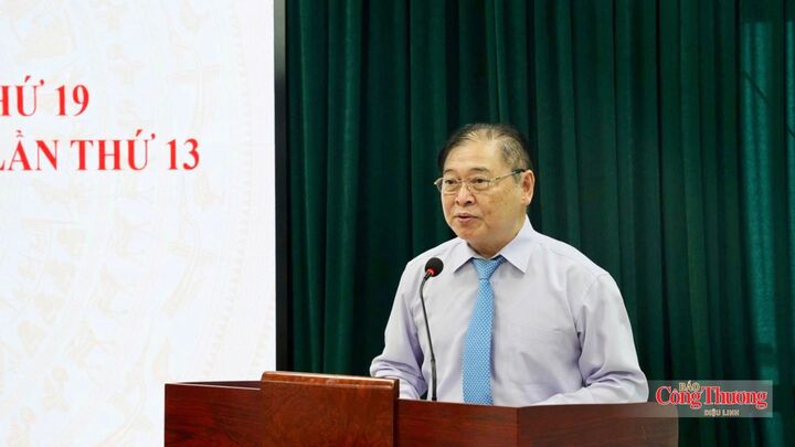 Chủ tịch Liên hiệp Hội Việt Nam Phan Xuân Dũng phát biểu khai mạc tại hội nghị.