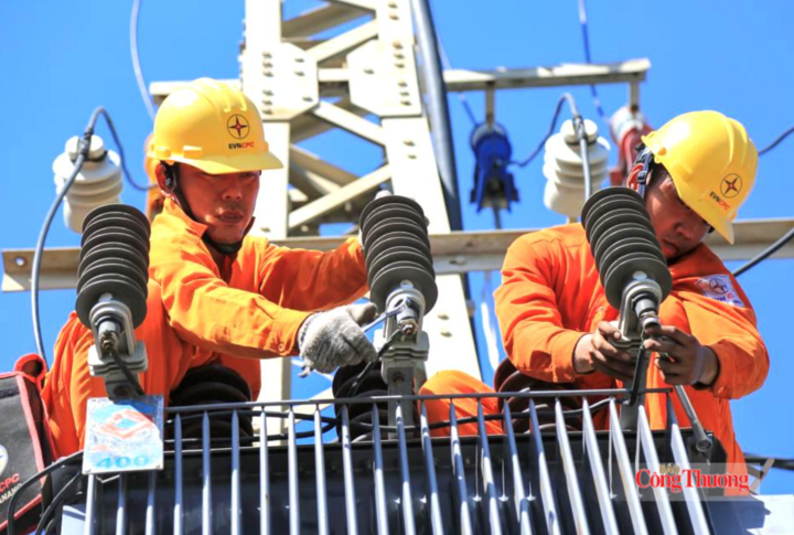 Bộ Công Thương được giao chuẩn bị dự án Luật sửa đổi, bổ sung một số điều của Luật Điện lực để trình Ủy ban Thường vụ Quốc hội. Ảnh: Cấn Dũng