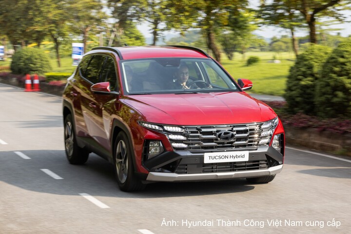 Hyundai Thành Công Việt Nam tổ chức sự kiện lái thử và trải nghiệm Bộ đôi sản phẩm Hyundai Turbo Hybrid.