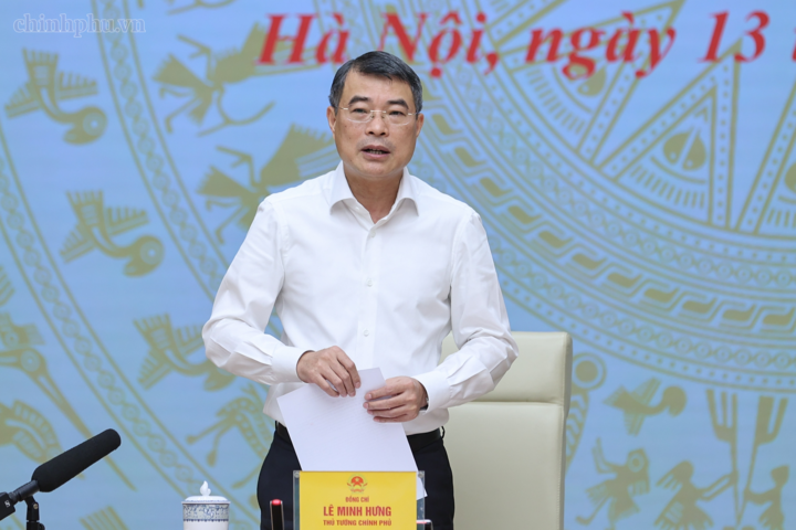 Thủ tướng ghi nhận và biểu dương sự nỗ lực, quyết tâm cao và kết quả đạt được của ngành ngân hàng trong thời gian qua - Ảnh: Chinhphu.vn/Nhật Bắc
