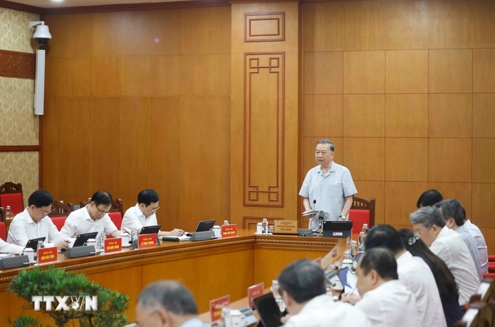 Tổng Bí thư, Chủ tịch nước Tô Lâm chủ trì cuộc họp cho chủ trương về công tác nghiên cứu khoa học cơ bản. Ảnh: TTXVN