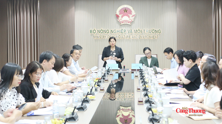 Thứ trưởng Bộ Nông nghiệp và Môi trường Nguyễn Thị Phương Hoa phát biểu tại Hội nghị