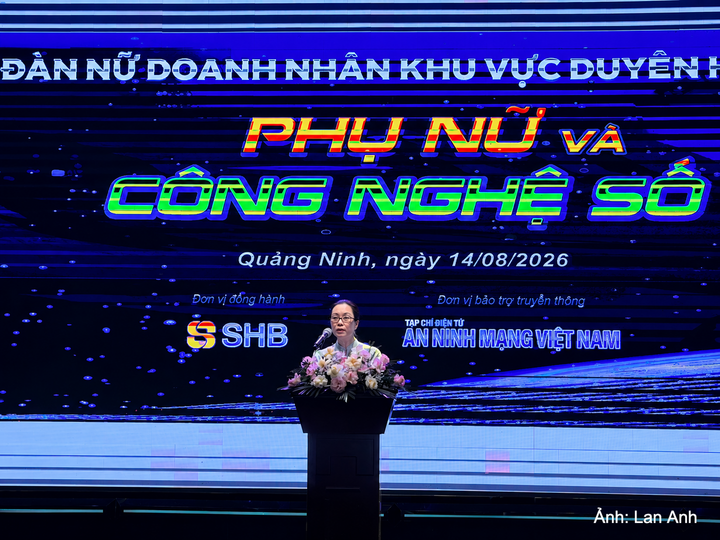 Bà Trần Thị Lan Anh - Tổng Thư ký VCCI phát biểu tại diễn đàn.
