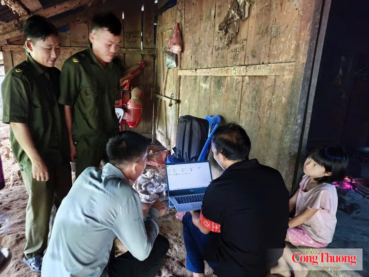 Điện lưới quốc gia đã và đang mở thêm cánh cửa tiếp cận thông tin, tri thức, công nghệ cho bản Huổi Lính.