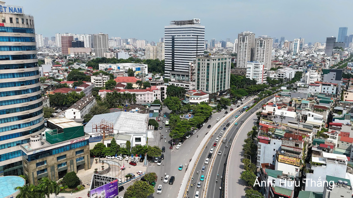 UBND thành phố Hà Nội ban hành Kế hoạch số 319/KH-UBND triển khai thực hiện Nghị quyết số 44/NQ-HĐND ngày 15/7/2026 của HĐND thành phố về hỗ trợ chuyển đổi nghề nghiệp và tạo việc làm bằng hình thức giao đất dịch vụ, đất ở
