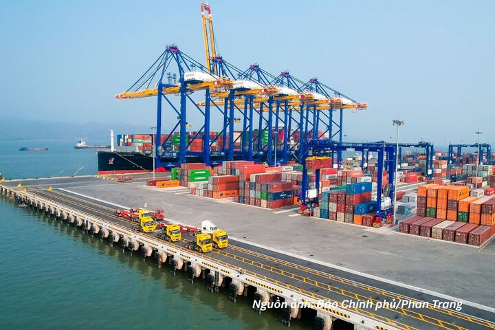 Cảng container quốc tế Hateco Hải Phòng.