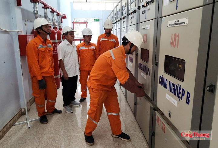 Ngành điện tăng cường trực vận hành, sửa chữa điện 24/24 giờ; đặc biệt, tái lập ca trực tại các trạm biến áp 110kV để giám sát chặt chẽ tình hình cung ứng điện và vận hành hệ thống.