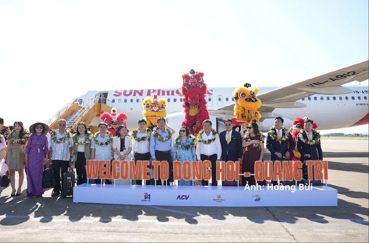 Tỉnh Quảng Trị đón chuyến bay đầu tiên đường bay Cam Ranh - Đồng Hới do Sun PhuQuoc Airways khai thác