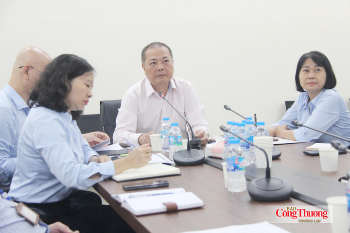Ông Nguyễn Anh Sơn phát biểu khai mạc cuộc họp.