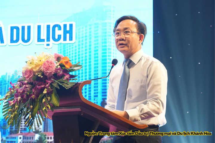 Phó Chủ tịch UBND tỉnh Quảng Trị Hoàng Xuân Tân phát biểu tại hội nghị.