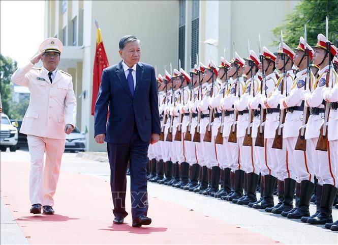 Tổng Bí thư, Chủ tịch nước Tô Lâm đến thăm, làm việc tại Học viện Kỹ thuật và Công nghệ an ninh, Bộ Công an. Ảnh: Thống Nhất/TTXVN