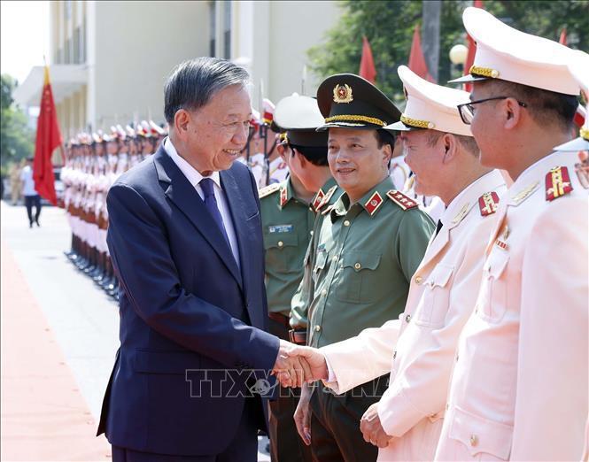 Tổng Bí thư, Chủ tịch nước Tô Lâm với các đại biểu. Ảnh: Thống Nhất/TTXVN
