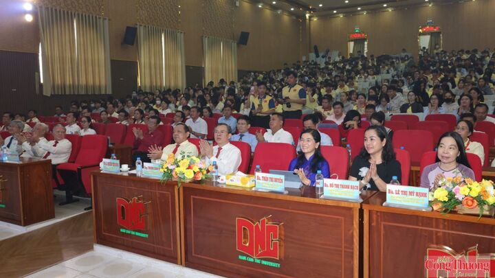 Quang cảnh tại buổi lễ.
