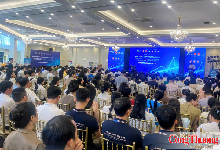 Quang cảnh diễn đàn Kinh tế tư nhân Việt Nam 2026 - Vòng đối thoại địa phương thành phố Huế.