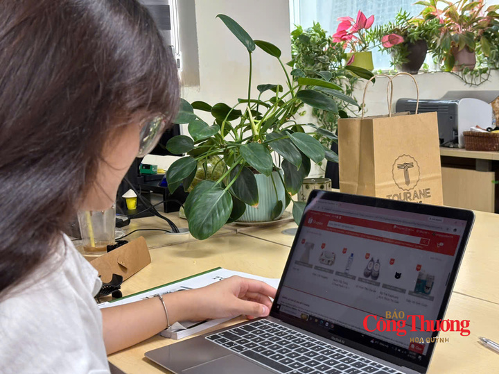 Sự phát triển nhanh chóng của thương mại điện tử, mạng xã hội và các nền tảng số đã mang lại nhiều tiện ích cho người tiêu dùng.