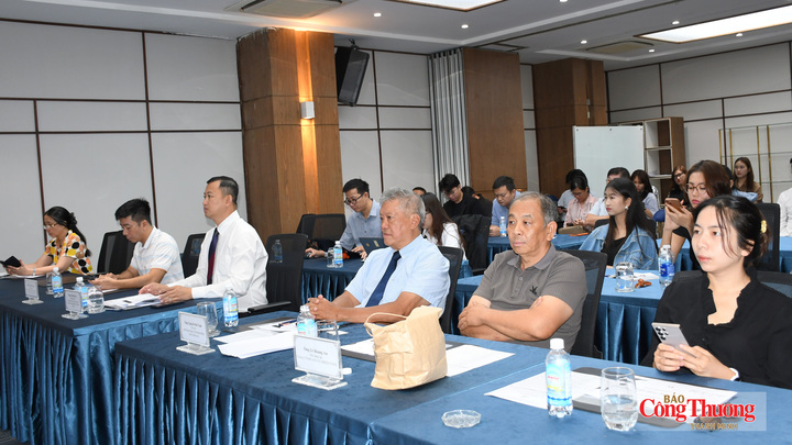 Đại biểu tham dự sự kiện.