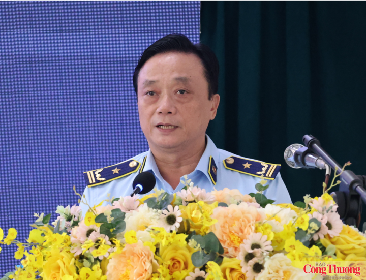 Ông Võ Khắc Như, Phó Chi cục trưởng Chi cục Quản lý thị trường TP. Hồ Chí Minh phát biểu tại hội nghị.
