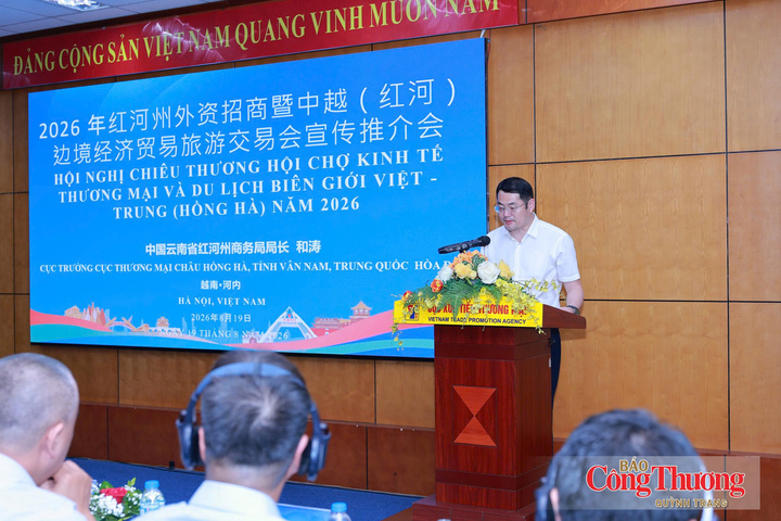 Ông Hòa Đào, Cục trưởng Cục Thương mại châu Hồng Hà, tỉnh Vân Nam, Trung Quốc.