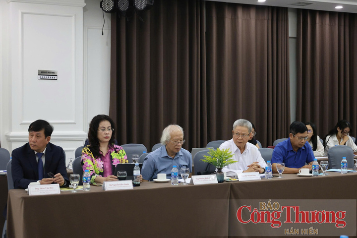 Các đại biểu tham dự hội nghị.