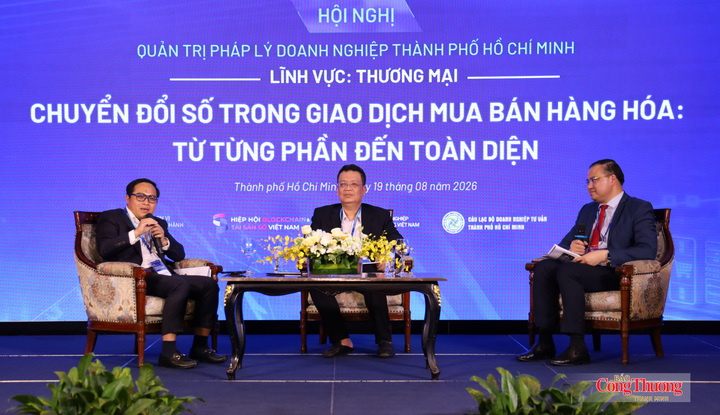 Các chuyên gia trao đổi về sự thay đổi của mô hình giao dịch mua bán hàng hóa trong quá trình số hóa tại hội nghị.