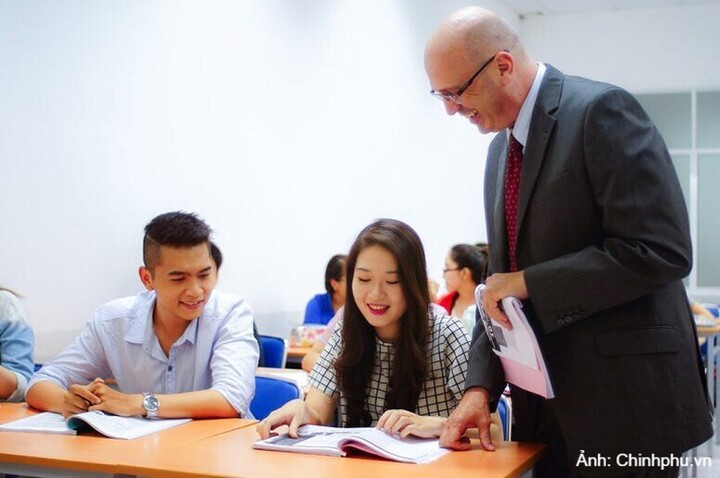 Chính phủ phê duyệt Đề án “Chương trình học bổng toàn phần dành cho các nhà khoa học trẻ, sinh viên xuất sắc đi đào tạo tại các trường đại học hàng đầu thế giới về các công nghệ chiến lược
