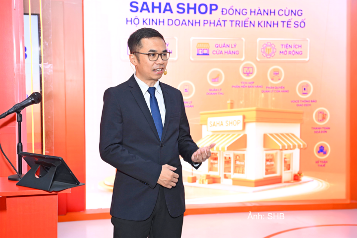 Giám đốc Khối Ngân hàng số SHB Trương Quốc Anh giới thiệu về SAHA Shop.