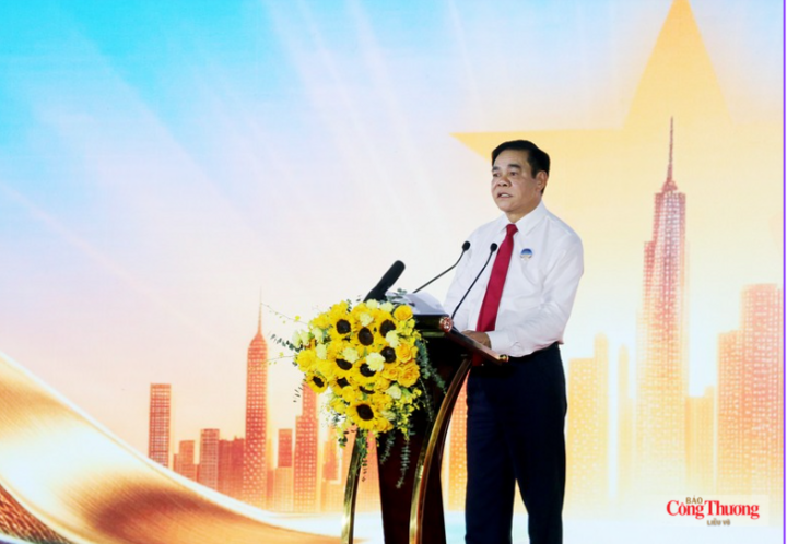 Chủ tịch UBND tỉnh Nghệ An Võ Trọng Hải phát biểu tại lễ khởi công.