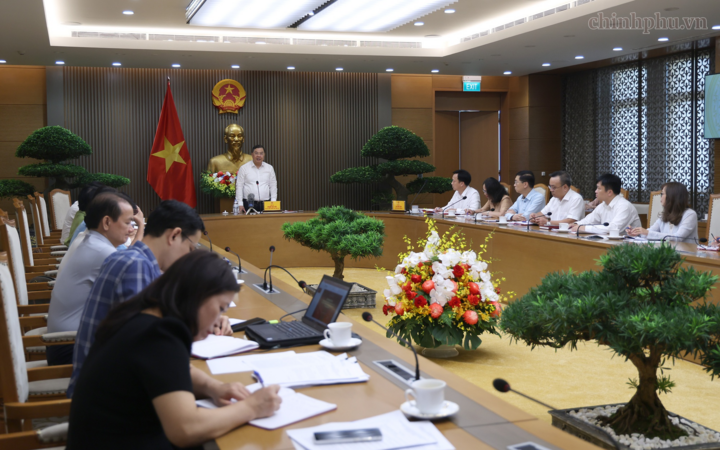 Trước đó, ngày 13/8 đồng chí Phạm Gia Túc đã chủ trì Hội nghị lần thứ 2 Ban Chỉ đạo, Ban Tổ chức Cuộc thi chính luận về bảo vệ nền tảng tư tưởng của Đảng trong Đảng bộ Chính phủ lần thứ 2, năm 2026 - Ảnh: chinhphu.vn/Phương Nguyên