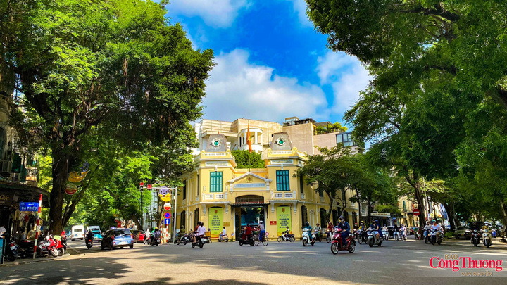 Sở Cảnh sát Trung ương thời Pháp thuộc ngày nay là trụ sở của Công an thành phố Hà Nội cơ sở Hoàn Kiếm.