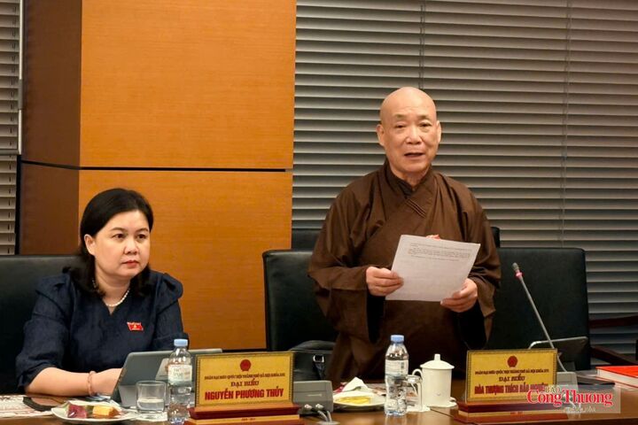 Hòa thượng Thích Bảo Nghiêm - Đoàn đại biểu Quốc hội (ĐBQH) thành phố Hà Nội phát biểu cho ý kiến về các định hướng chính sách sửa đổi Luật Nhà ở năm 2023.
