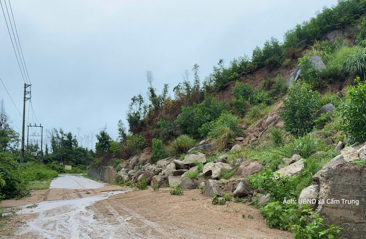 Hà Tĩnh: Gần 1.000 ha lúa ngập chìm trong mưa lũ - 1