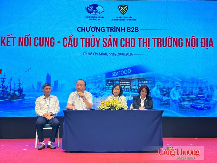 Phiên thảo luận tại hội nghị