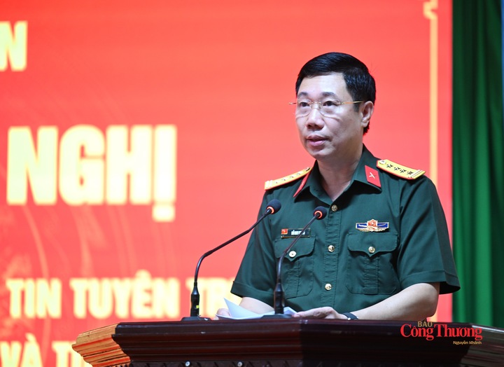 Đại tá Đỗ Duy Chinh, Phó Cục trưởng Cục Tuyên huấn, Tổng Cục Chính trị, Quân đội Nhân dân Việt Nam.