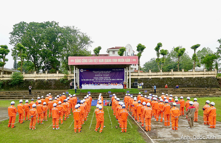 Các điện lực khu vực trực thuộc Công ty Điện lực Thanh Hóa diễn tập phòng chống thiên tai năm 2026.