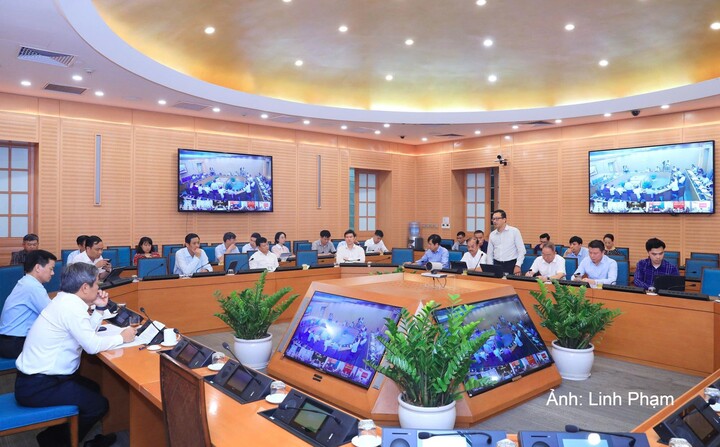 Quang cảnh cuộc họp.