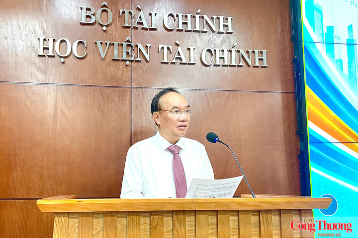 GS.TS Đoàn Xuân Tiên, Chủ tịch Hiệp hội Kế toán và Kiểm toán Việt Nam, Chủ nhiệm Câu lạc bộ Kế toán trưởng toàn quốc phát biểu khai mạc sự kiện.