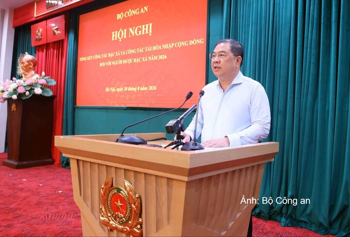Phó Thủ tướng Thường trực Chính phủ Phạm Gia Túc phát biểu chỉ đạo tại hội nghị.