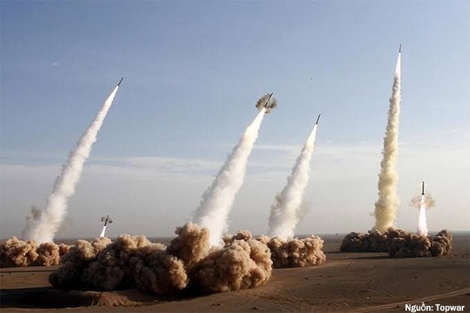 Một vụ phóng tên lửa của Iran.