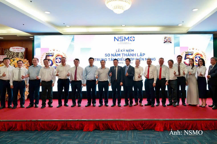 Các đại biểu và lãnh đạo cấp trên tham dự sự kiện.