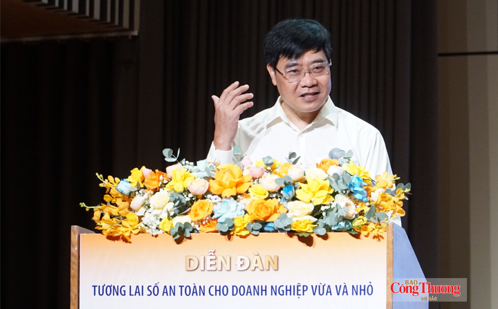 Đại tá, TS. Nguyễn Hồng Quân, Phó Cục trưởng Cục An ninh mạng và phòng, chống tội phạm sử dụng công nghệ cao (A05), Bộ Công an phát biểu tại Diễn đàn.