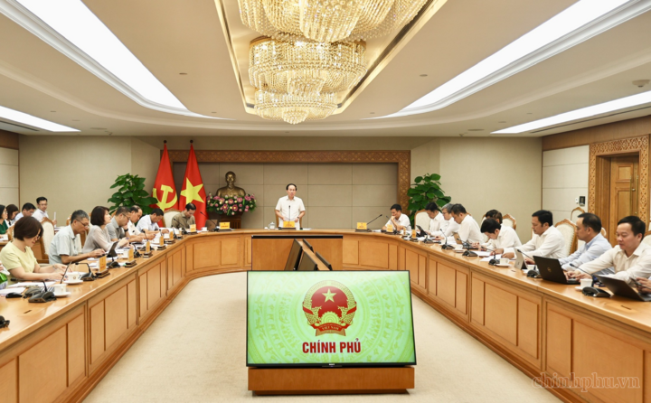 Phó Thủ tướng Lê Tiến Châu: Đề án phải làm rõ được mô hình phát triển mới và cơ chế tổ chức thực hiện mới, đột phá để ĐHQGHN thực sự trở thành một thiết chế chiến lược quốc gia về nhân tài, trí thức, khoa học, công nghệ và đổi mới sáng tạo - Ảnh: chinhphu.vn/Thu Sa