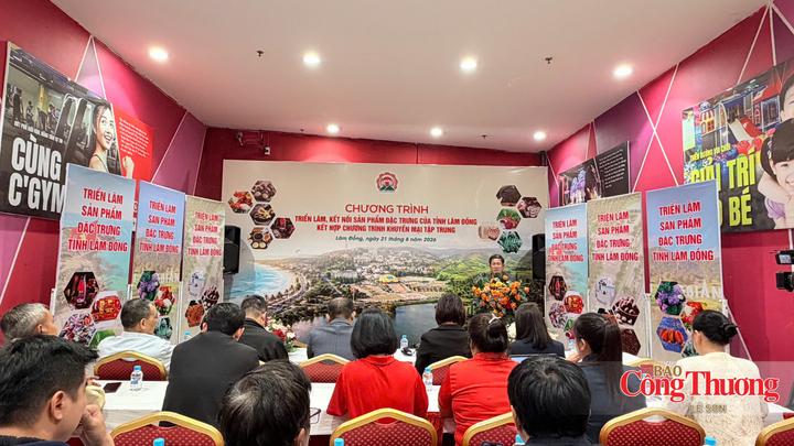 Quang cảnh chương trình.