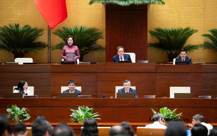 Phó Chủ tịch Quốc hội Nguyễn Thị Hồng phát biểu kết luận phiên thảo luận.