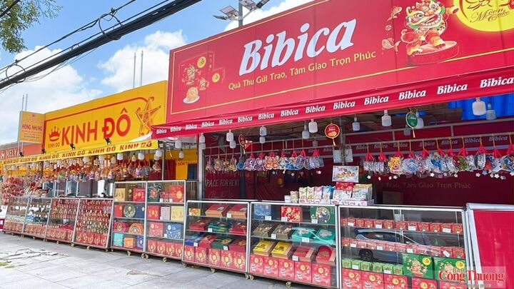 Thị trường bánh Trung thu tại TP. Cần Thơ sôi động khi mùa vụ bước vào cao điểm.