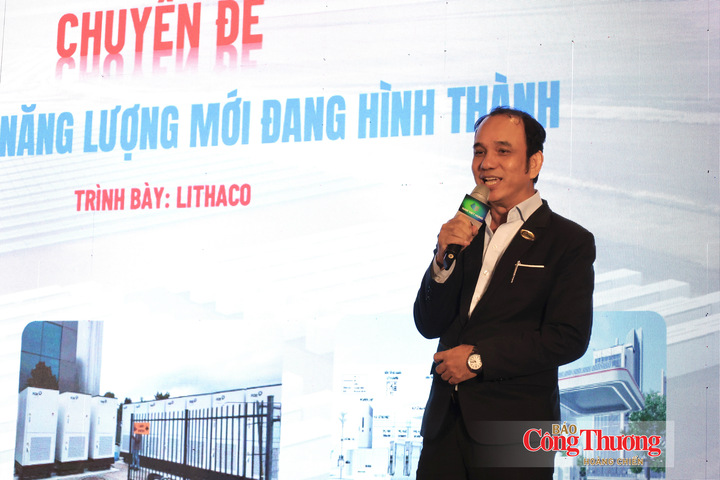 Ông Trần Quốc Tâm, Phó Chủ tịch Hiệp hội Năng lượng tái tạo TP. Hồ Chí Minh phát biểu tại hội thảo