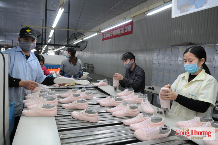 Da giày là một trong những mặt hàng xuất khẩu chủ lực sang EU.